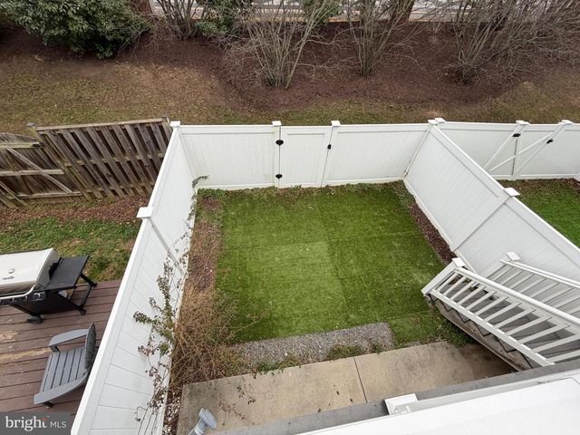 1018 HOTCHKISS PL, Fredericksburg, VA 22401