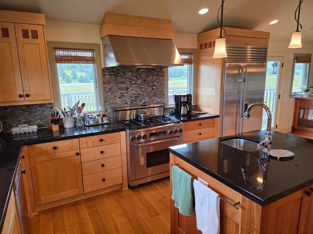 91146 Pioneer Farm Road, Warrenton, OR 97146