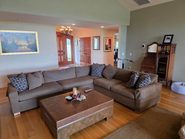 91146 Pioneer Farm Road, Warrenton, OR 97146