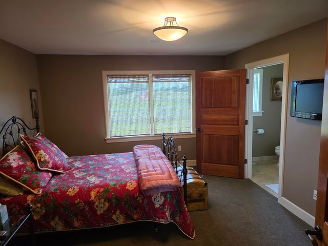 91146 Pioneer Farm Road, Warrenton, OR 97146