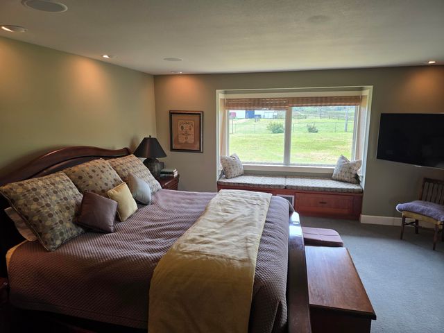 91146 Pioneer Farm Road, Warrenton, OR 97146