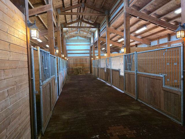 91146 Pioneer Farm Road, Warrenton, OR 97146