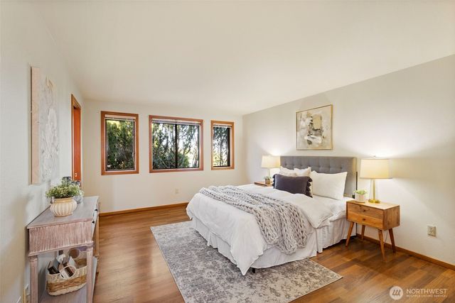 909 55th Street, Port Townsend, WA 98368