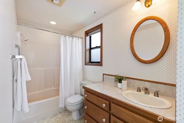 909 55th Street, Port Townsend, WA 98368