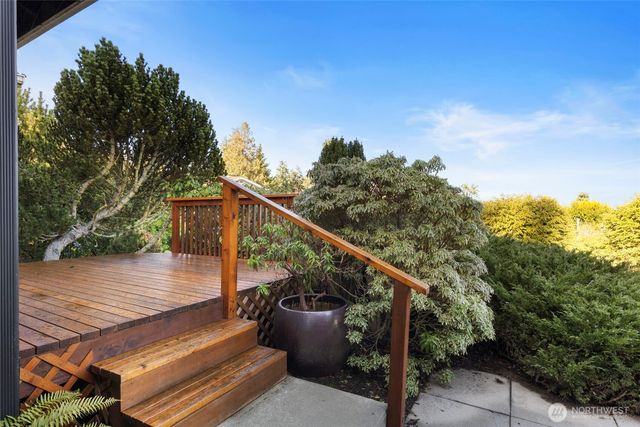 909 55th Street, Port Townsend, WA 98368