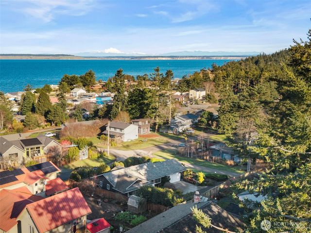 909 55th Street, Port Townsend, WA 98368