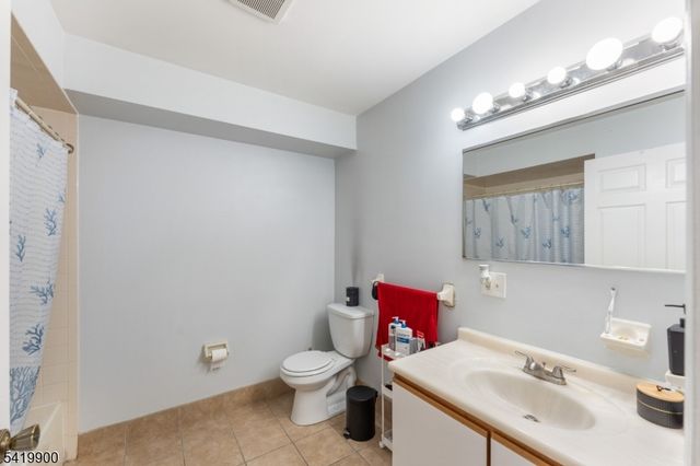 660 N Broad St 8, Elizabeth City, NJ 07208