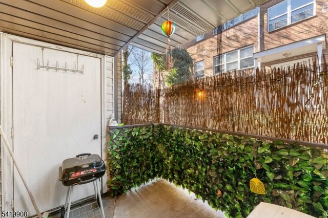 660 N Broad St 8, Elizabeth City, NJ 07208