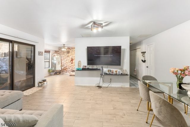 660 N Broad St 8, Elizabeth City, NJ 07208