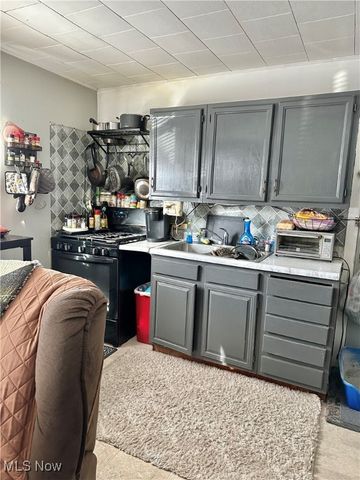 1132 Woodland Avenue NE, Warren, OH 44483