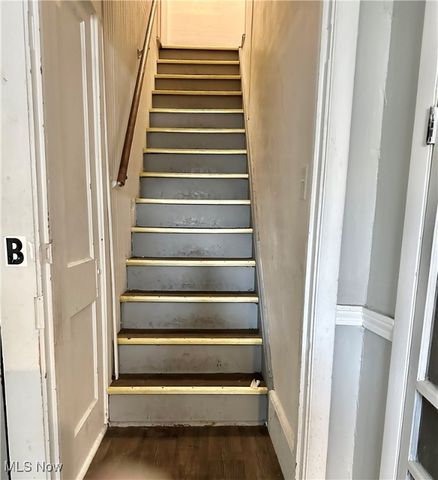 1132 Woodland Avenue NE, Warren, OH 44483