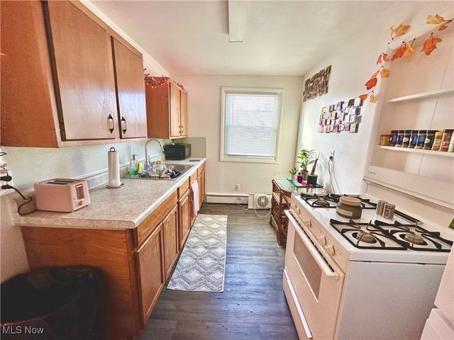 1132 Woodland Avenue NE, Warren, OH 44483