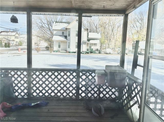 1132 Woodland Avenue NE, Warren, OH 44483