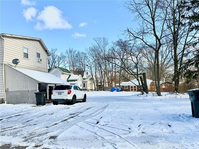 1132 Woodland Avenue NE, Warren, OH 44483