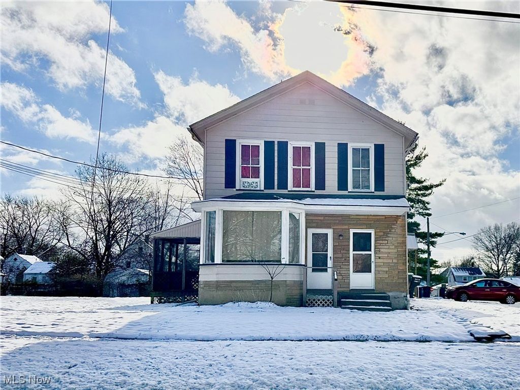 1132 Woodland Avenue NE, Warren, OH 44483