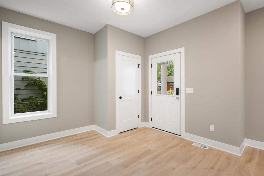 4530 Bryant Avenue N, Minneapolis, MN 55412 — photo 4