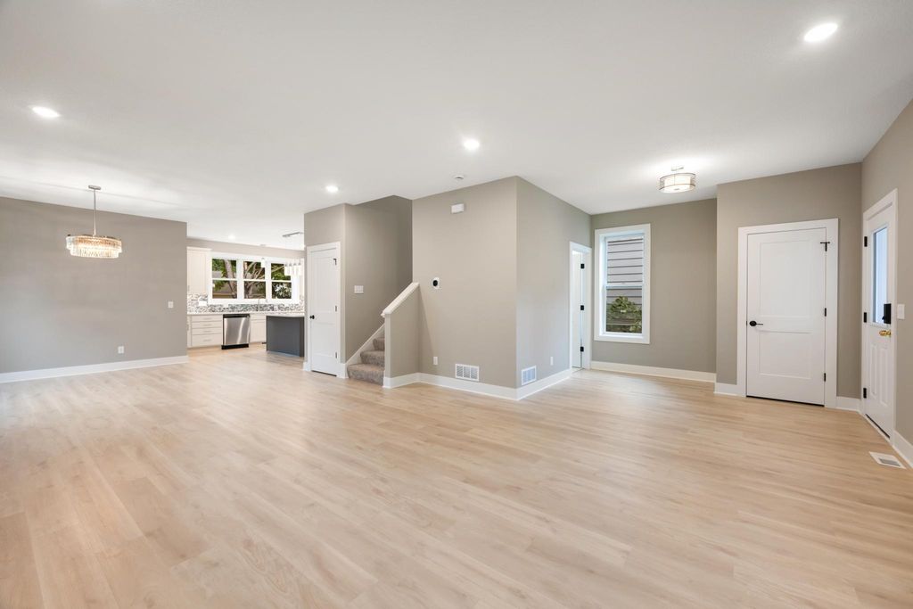 4530 Bryant Avenue N, Minneapolis, MN 55412 — photo 5
