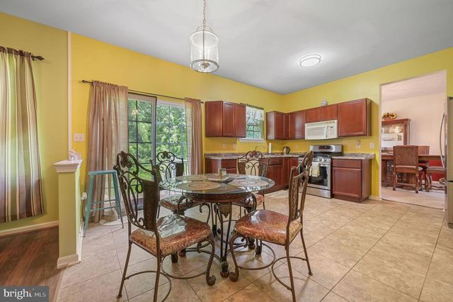 14 W GOLDINGER RD, Dover, DE 19904