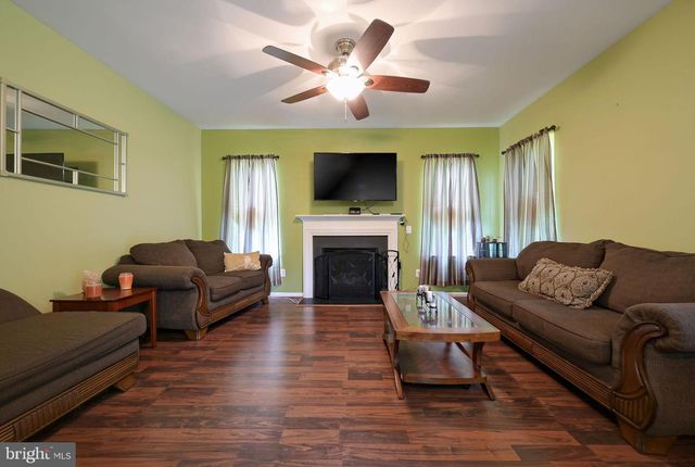 14 W GOLDINGER RD, Dover, DE 19904