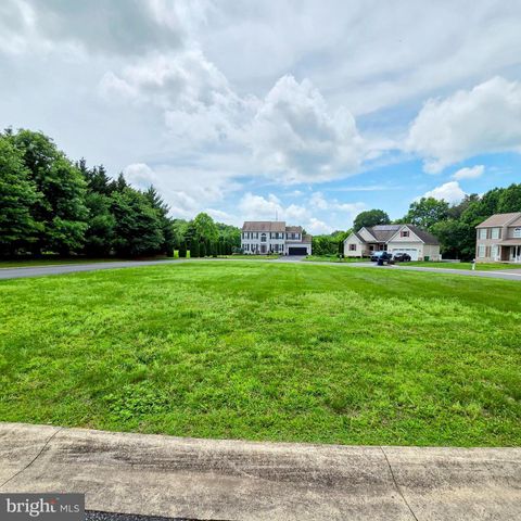 14 W GOLDINGER RD, Dover, DE 19904