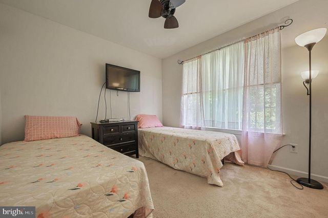 14 W GOLDINGER RD, Dover, DE 19904