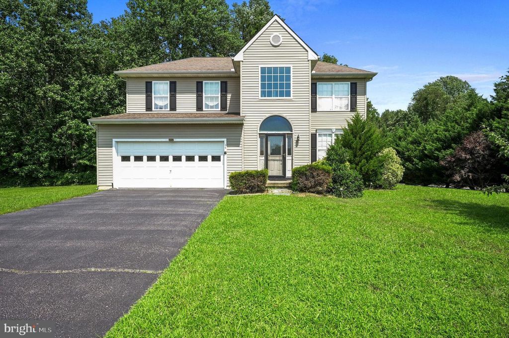 14 W GOLDINGER RD, Dover, DE 19904