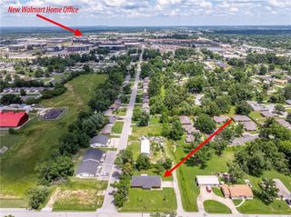 1011 SE C Street, Bentonville, AR 72712