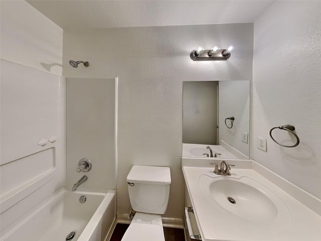 9626 Eaglewood Glen Trail, Sugar Land, TX 77498
