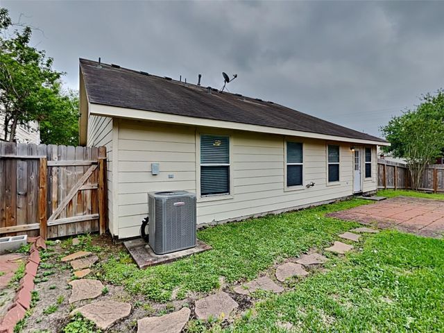 9626 Eaglewood Glen Trail, Sugar Land, TX 77498