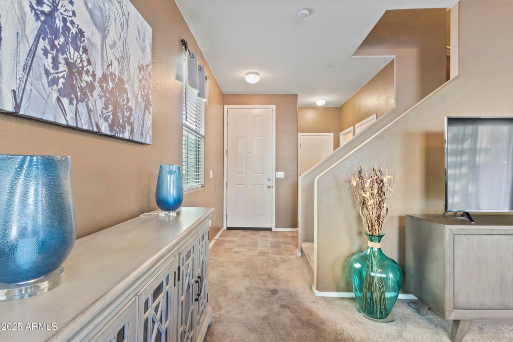8192 W LYNWOOD Street, Phoenix, AZ 85043 — photo 2