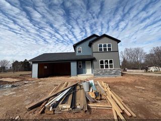 1801 SOUTHLAND LANE, New London, WI 54961