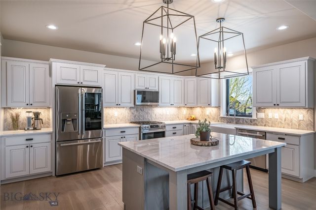 950 White Horse Loop, Bozeman, MT 59718