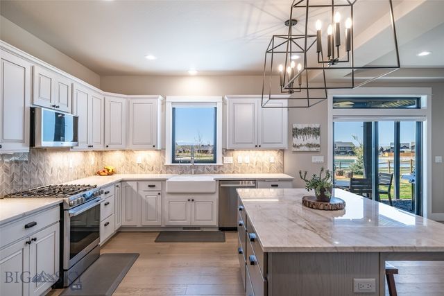 950 White Horse Loop, Bozeman, MT 59718