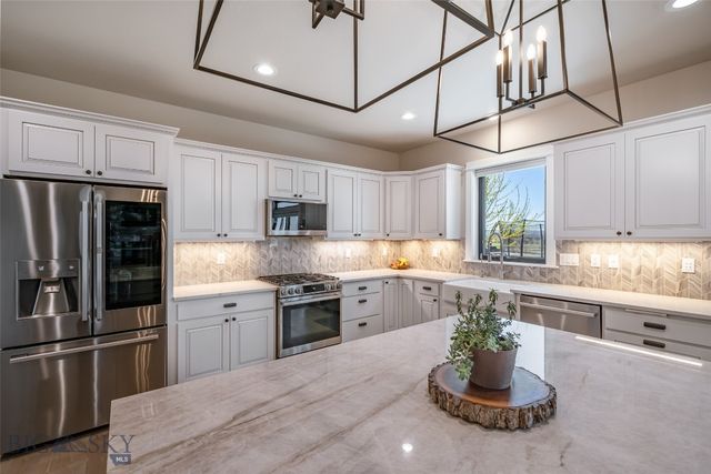 950 White Horse Loop, Bozeman, MT 59718