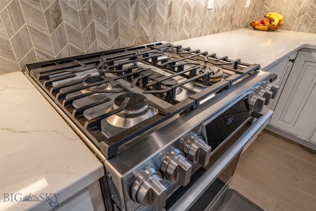 950 White Horse Loop, Bozeman, MT 59718