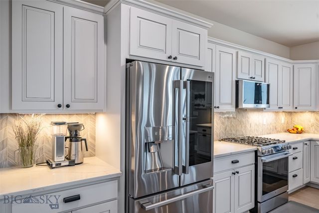 950 White Horse Loop, Bozeman, MT 59718