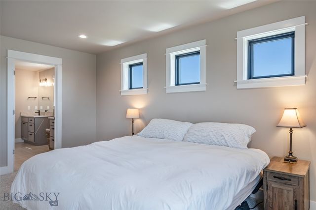 950 White Horse Loop, Bozeman, MT 59718