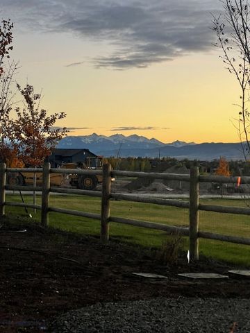 950 White Horse Loop, Bozeman, MT 59718