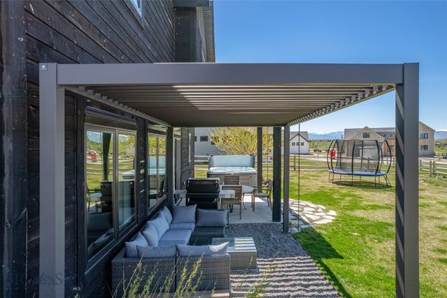 950 White Horse Loop, Bozeman, MT 59718