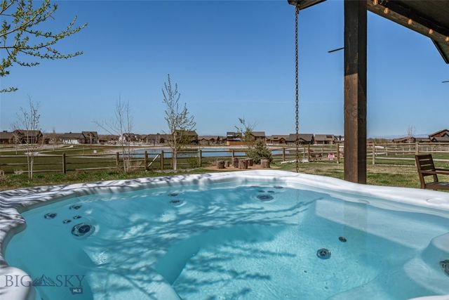 950 White Horse Loop, Bozeman, MT 59718