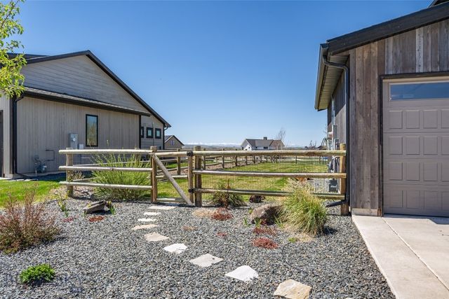 950 White Horse Loop, Bozeman, MT 59718