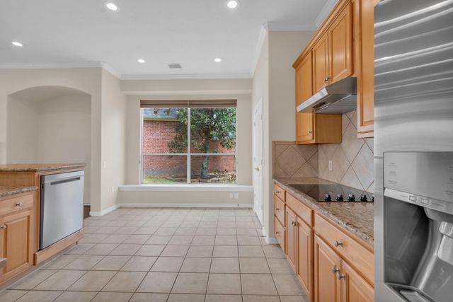 15 E Royal Mews, Conroe, TX 77384