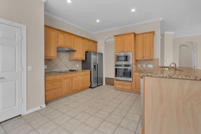 15 E Royal Mews, Conroe, TX 77384