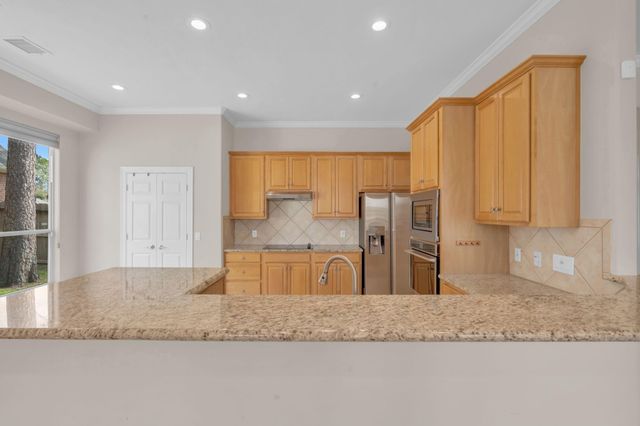 15 E Royal Mews, Conroe, TX 77384