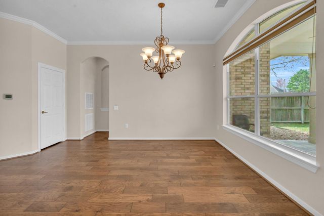 15 E Royal Mews, Conroe, TX 77384