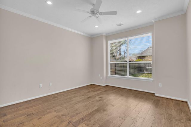 15 E Royal Mews, Conroe, TX 77384