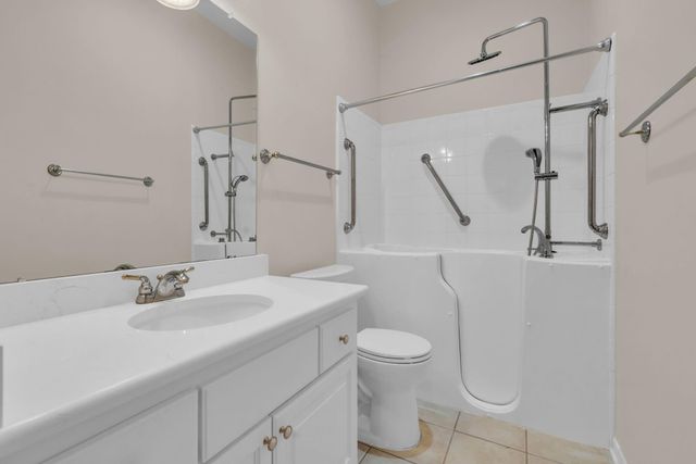 15 E Royal Mews, Conroe, TX 77384