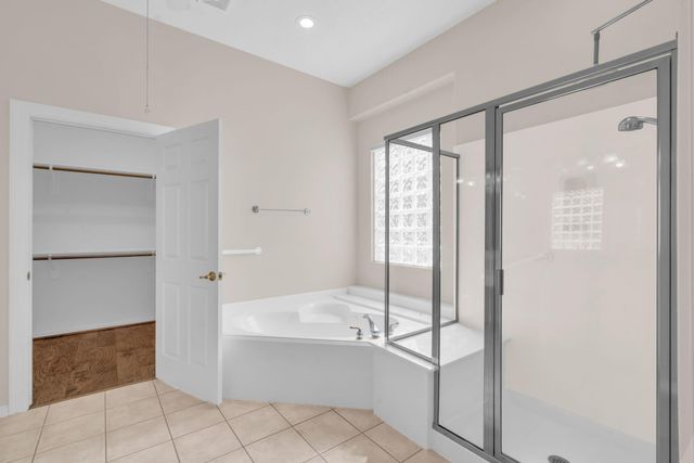 15 E Royal Mews, Conroe, TX 77384