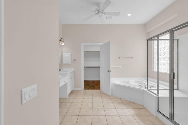 15 E Royal Mews, Conroe, TX 77384