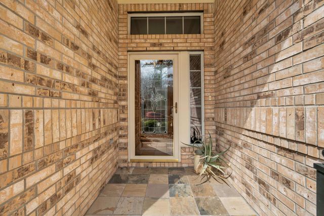 15 E Royal Mews, Conroe, TX 77384